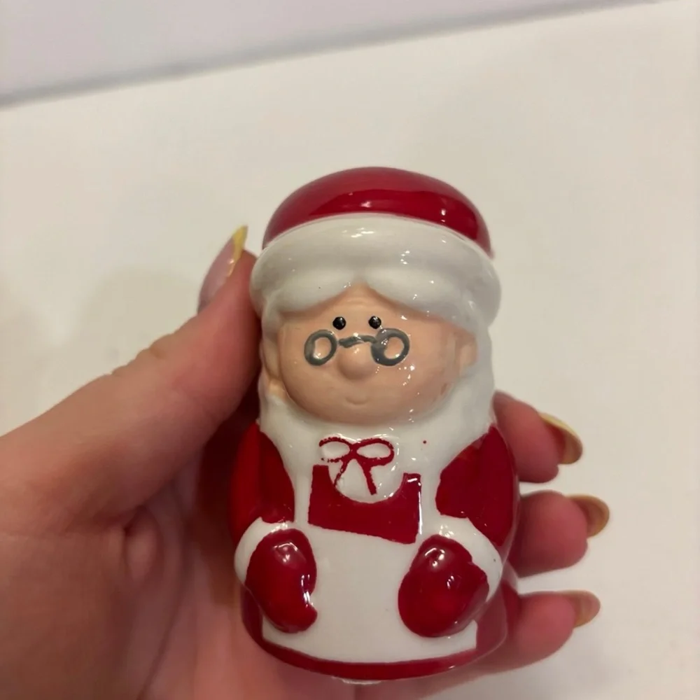 tinsel and frost sand set salt and pepper shakers with box